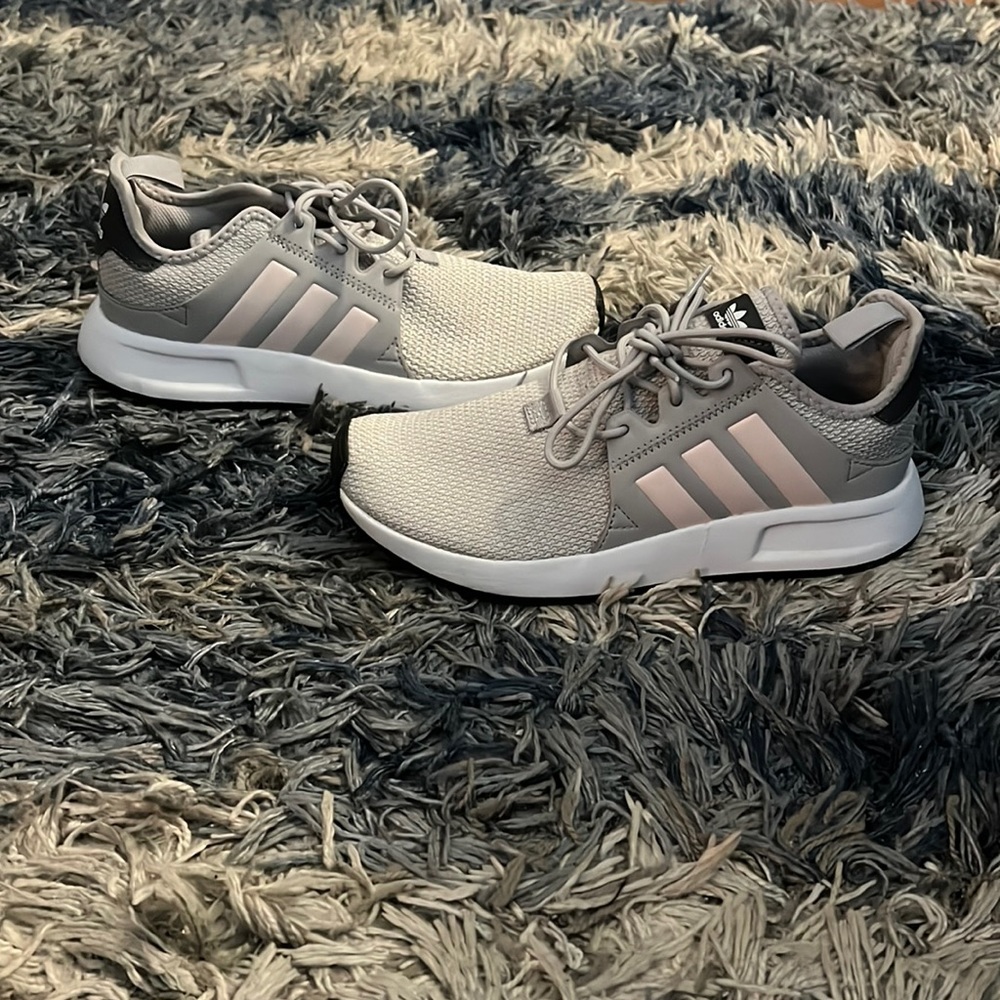 Grey/Pink adidas